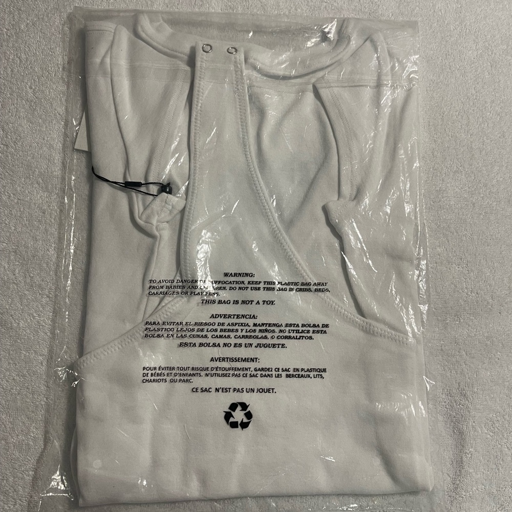 Calvin Klein Jeans Women's Cap-Sleeve V-Neck Bodysuit - White - Picture 7 of 9
